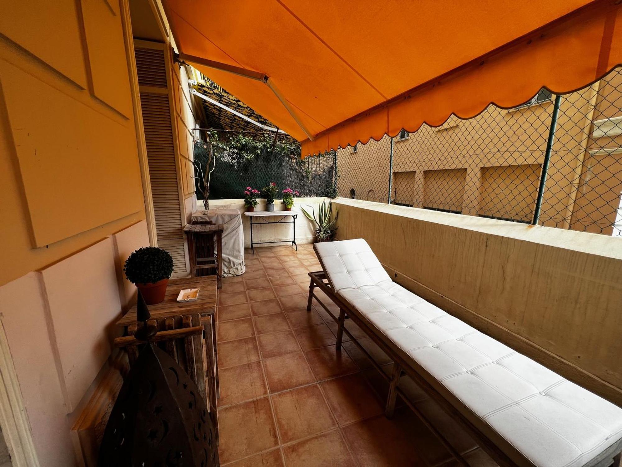3 Pieces Avec Terrasse - 150m Du Palais Sur Le Rocher